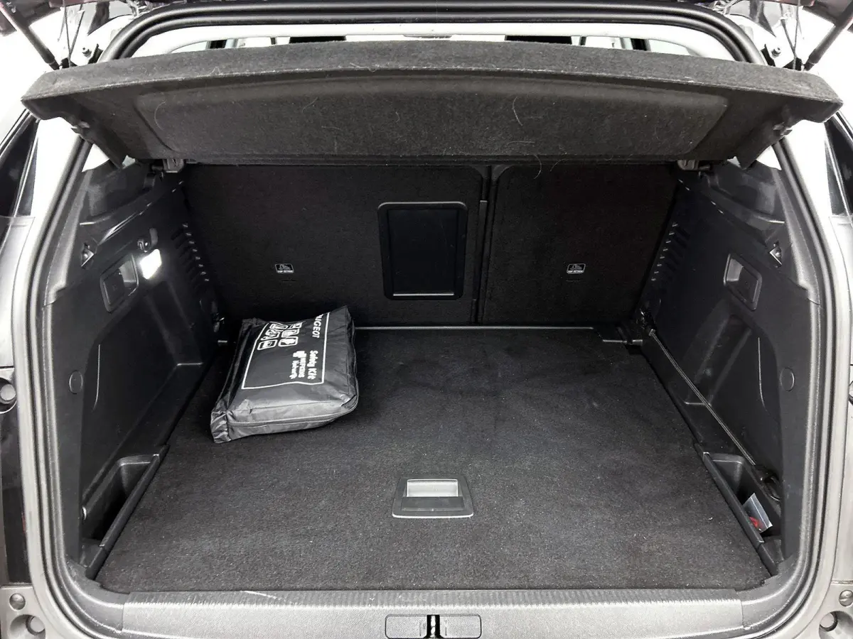SUV 130pk Executive |GRATIS € 1000,- ACCESSOIRES NAAR KEUZE! | Trekhaak| Navigatie | Camera | Apple Carplay / Android Auto | Draadloze telefoonlader |  | Lage kilometerstand | 17" lichtmet