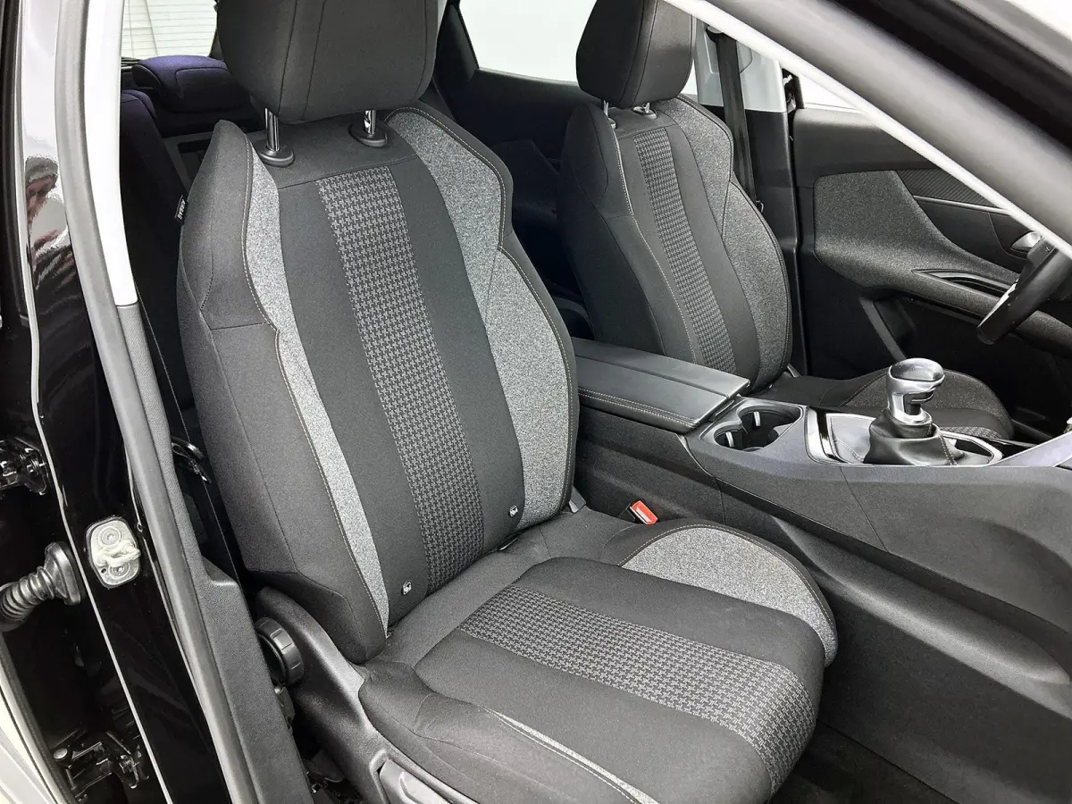 SUV 130pk Executive |GRATIS € 1000,- ACCESSOIRES NAAR KEUZE! | Trekhaak| Navigatie | Camera | Apple Carplay / Android Auto | Draadloze telefoonlader |  | Lage kilometerstand | 17" lichtmet