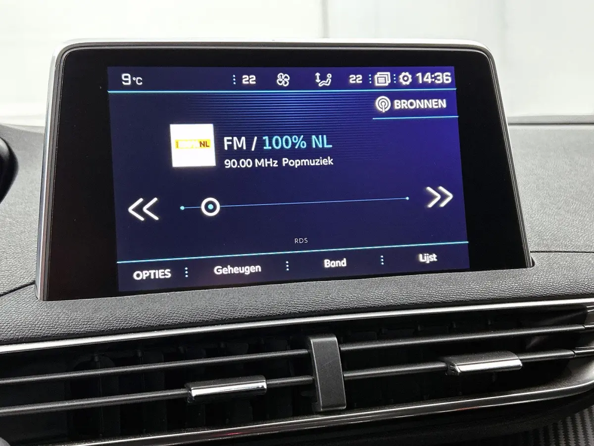 SUV 130pk Executive |GRATIS € 1000,- ACCESSOIRES NAAR KEUZE! | Trekhaak| Navigatie | Camera | Apple Carplay / Android Auto | Draadloze telefoonlader |  | Lage kilometerstand | 17" lichtmet