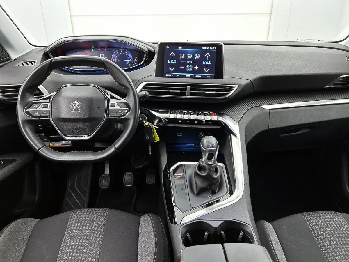 SUV 130pk Executive |GRATIS € 1000,- ACCESSOIRES NAAR KEUZE! | Trekhaak| Navigatie | Camera | Apple Carplay / Android Auto | Draadloze telefoonlader |  | Lage kilometerstand | 17" lichtmet