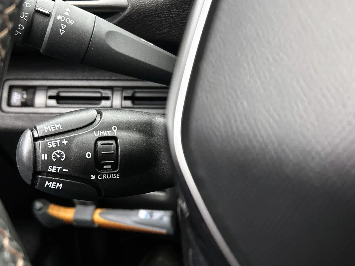 SUV 130pk Executive |GRATIS € 1000,- ACCESSOIRES NAAR KEUZE! | Trekhaak| Navigatie | Camera | Apple Carplay / Android Auto | Draadloze telefoonlader |  | Lage kilometerstand | 17" lichtmet