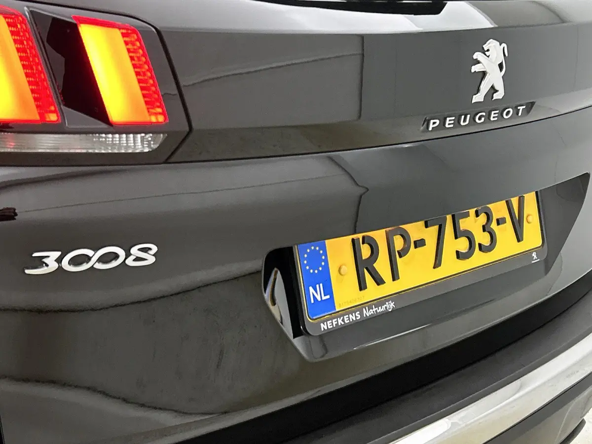 SUV 130pk Executive |GRATIS € 1000,- ACCESSOIRES NAAR KEUZE! | Trekhaak| Navigatie | Camera | Apple Carplay / Android Auto | Draadloze telefoonlader |  | Lage kilometerstand | 17" lichtmet