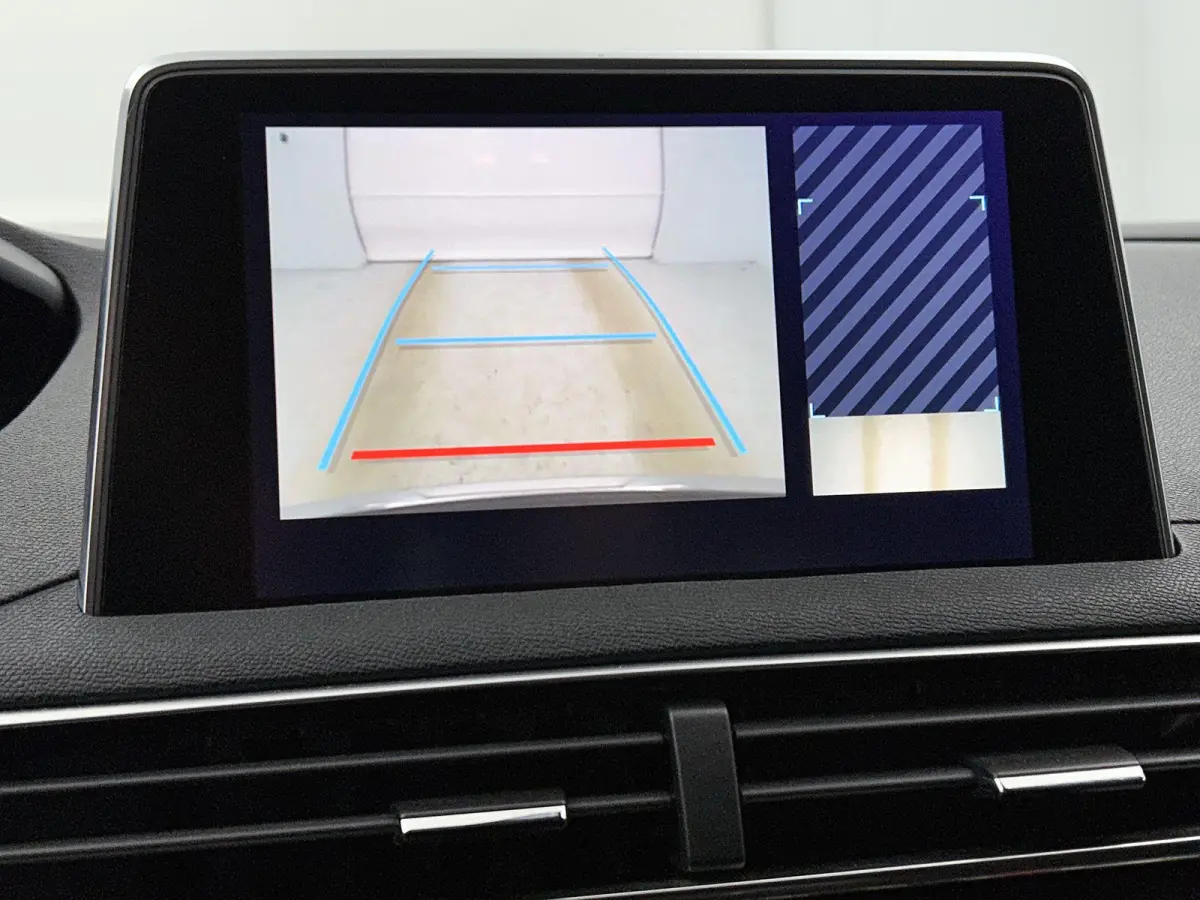 SUV 130pk Executive |GRATIS € 1000,- ACCESSOIRES NAAR KEUZE! | Trekhaak| Navigatie | Camera | Apple Carplay / Android Auto | Draadloze telefoonlader |  | Lage kilometerstand | 17" lichtmet