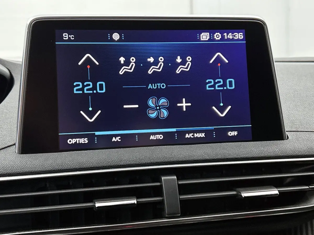 SUV 130pk Executive |GRATIS € 1000,- ACCESSOIRES NAAR KEUZE! | Trekhaak| Navigatie | Camera | Apple Carplay / Android Auto | Draadloze telefoonlader |  | Lage kilometerstand | 17" lichtmet