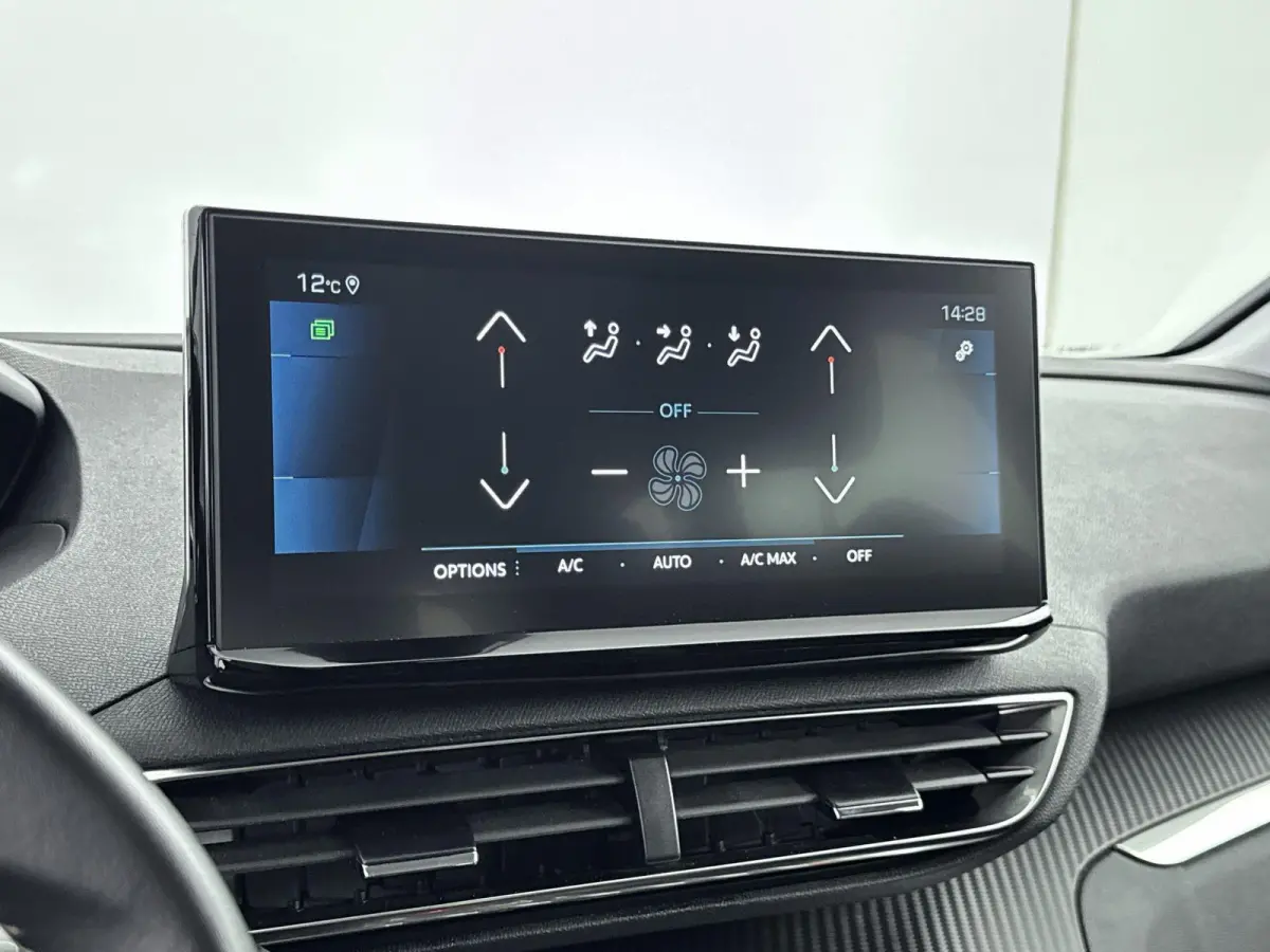 SUV 130pk Automaat Active Pack | 1ste eigenaar | Camera | Navigatie | 7 persoons | LED lampen | Camera