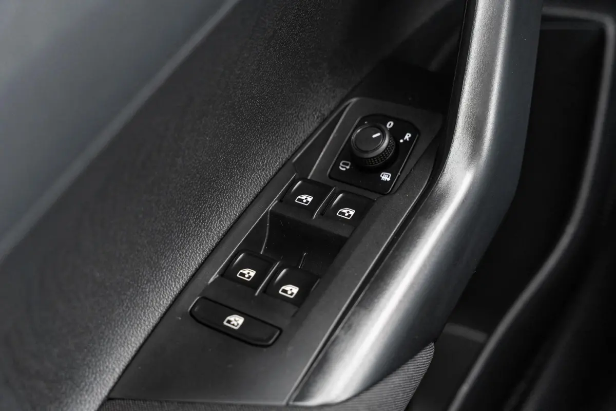 1.0 TSI 95pk Life Edition | Navigatie | App Connect | Achteruitrijcamera