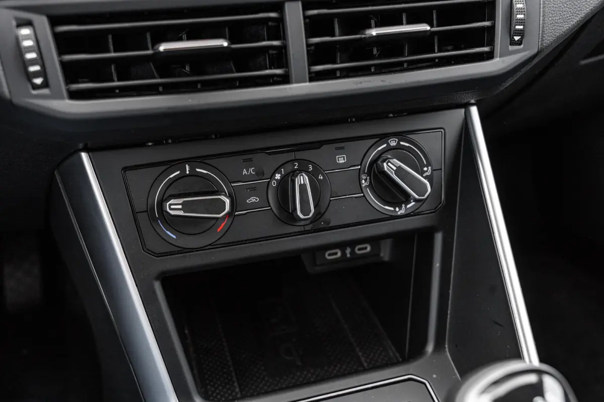 1.0 TSI 95pk Life Edition | Navigatie | App Connect | Achteruitrijcamera
