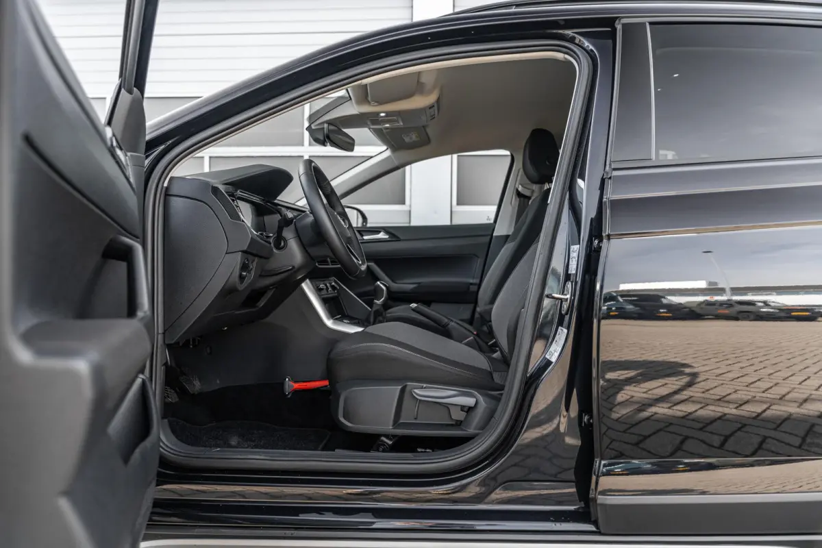1.0 TSI 95pk Life Edition | Navigatie | App Connect | Achteruitrijcamera