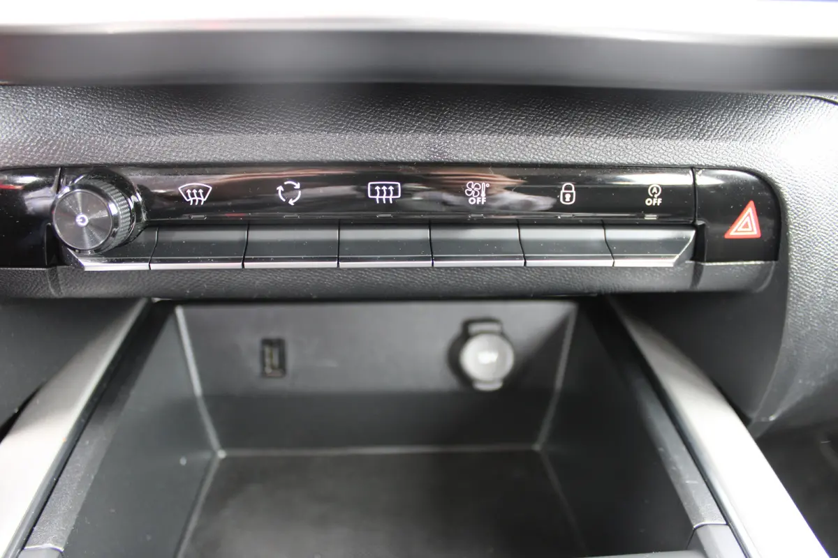 1.2 PureTech Business | camera | navigatie | climate controle | apple carplay/android auto |