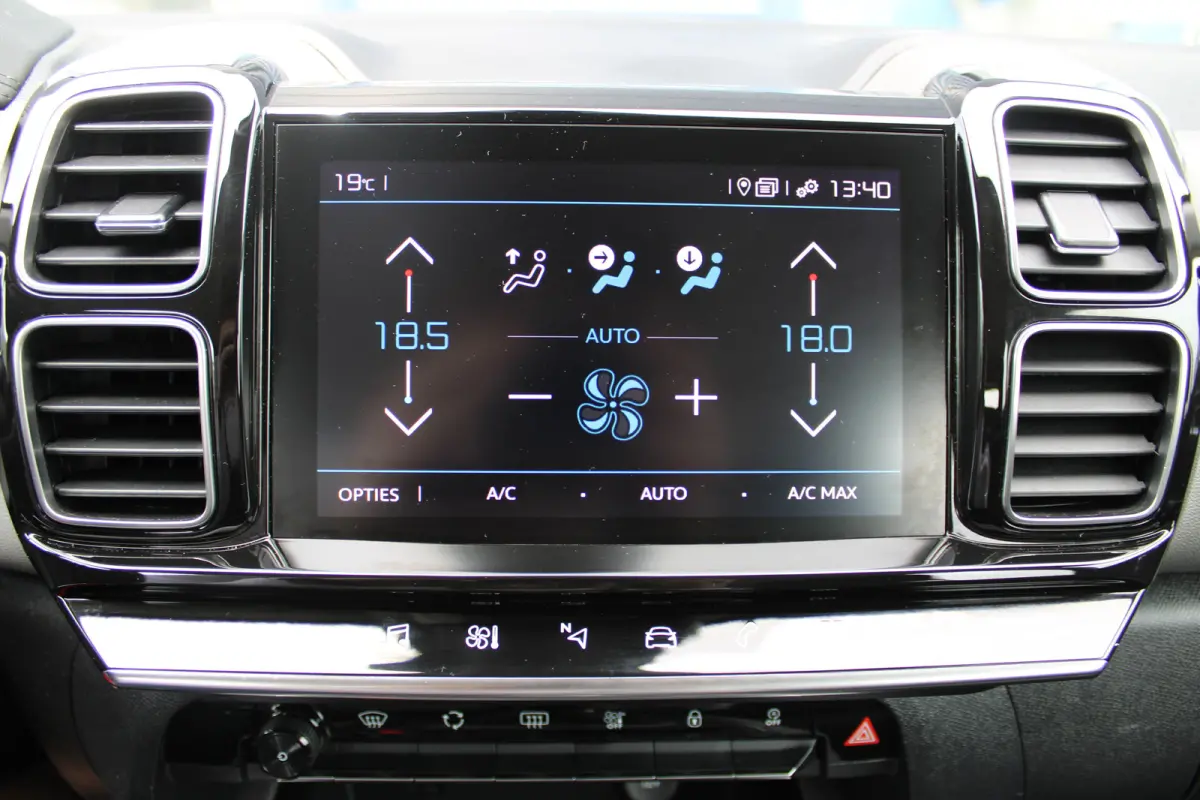 1.2 PureTech Business | camera | navigatie | climate controle | apple carplay/android auto |