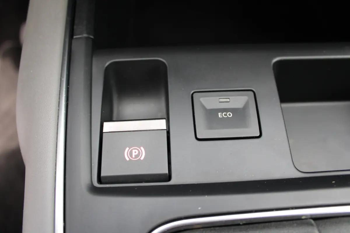 1.2 PureTech Business | camera | navigatie | climate controle | apple carplay/android auto |