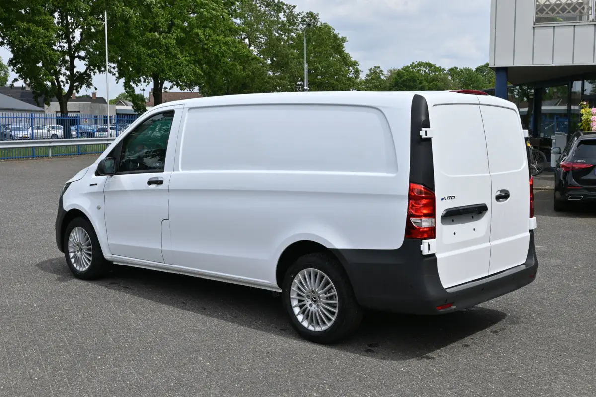 112 Facelift L2 60 kWh Pro Snellader, Smartphone integratiepakket, Leder stuur, Winter pakket, Etc.