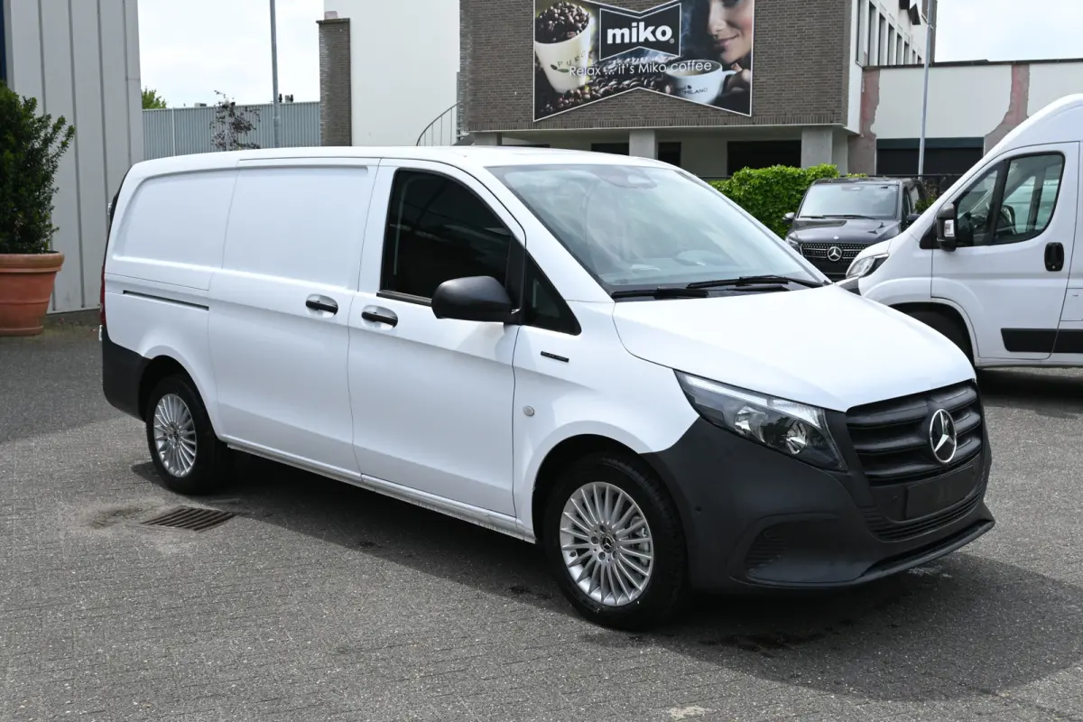 112 Facelift L2 60 kWh Pro Snellader, Smartphone integratiepakket, Leder stuur, Winter pakket, Etc.