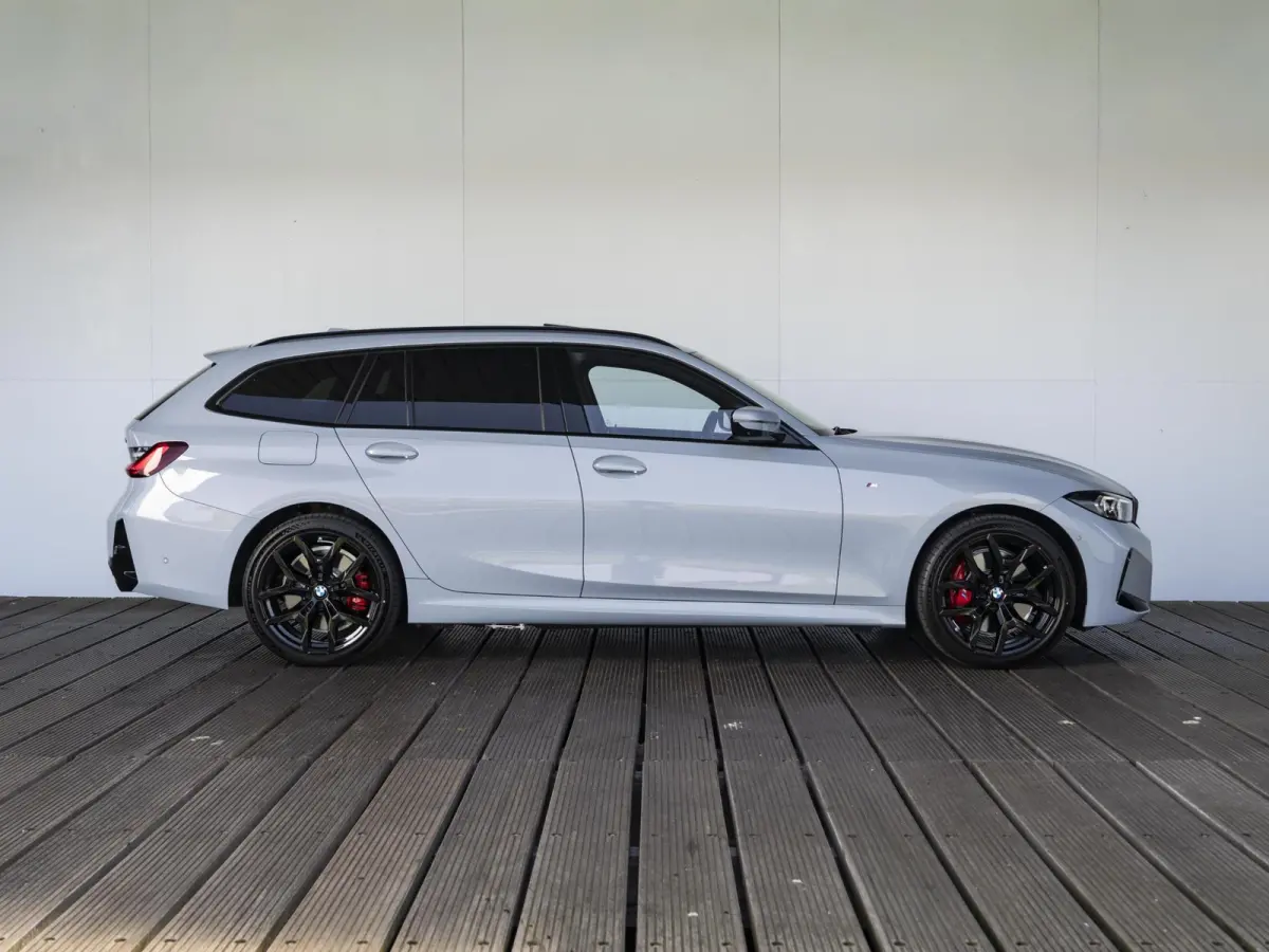 330e | M Sportpakket Pro | Innovation Pack | 19 inch | Stuurwielrand verwarmd | Glazen panoramadak | Trekhaak | Adaptive Cruise Control | Parking Assistant Plus
