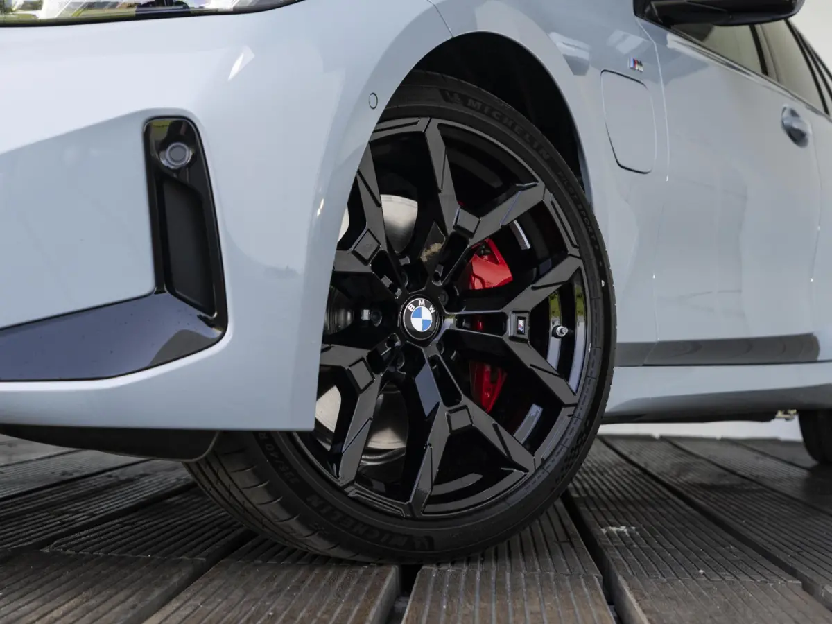 330e | M Sportpakket Pro | Innovation Pack | 19 inch | Stuurwielrand verwarmd | Glazen panoramadak | Trekhaak | Adaptive Cruise Control | Parking Assistant Plus