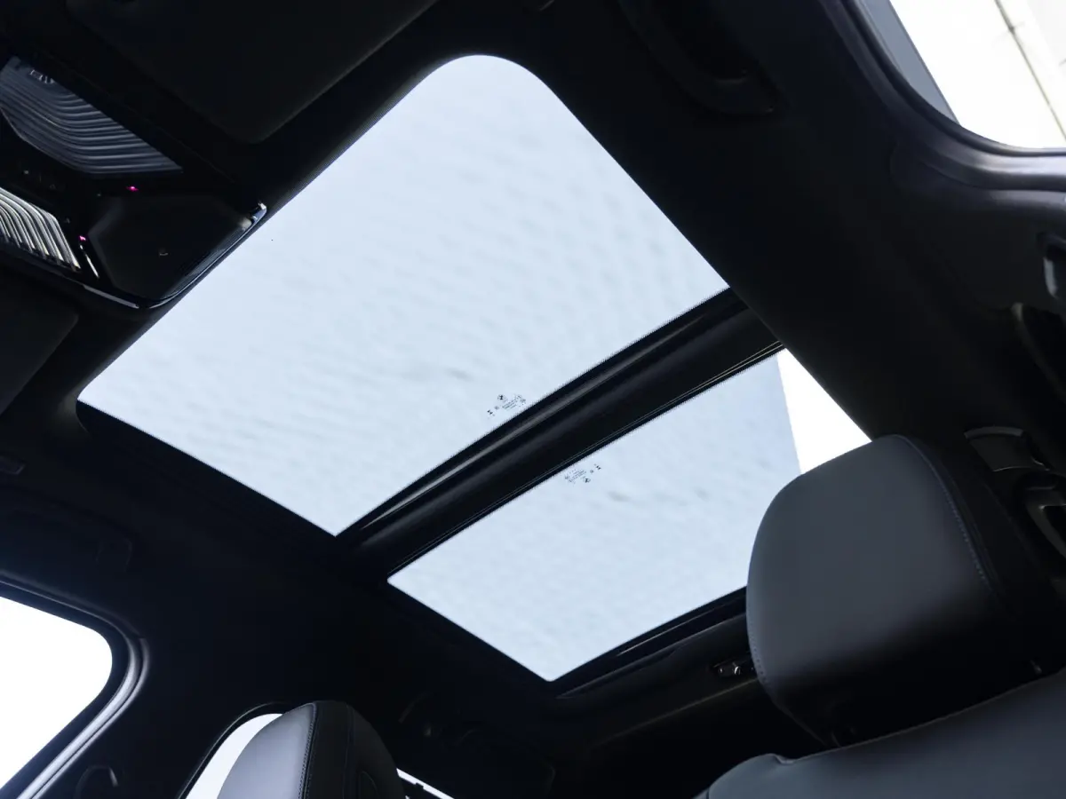 330e | M Sportpakket Pro | Innovation Pack | 19 inch | Stuurwielrand verwarmd | Glazen panoramadak | Trekhaak | Adaptive Cruise Control | Parking Assistant Plus