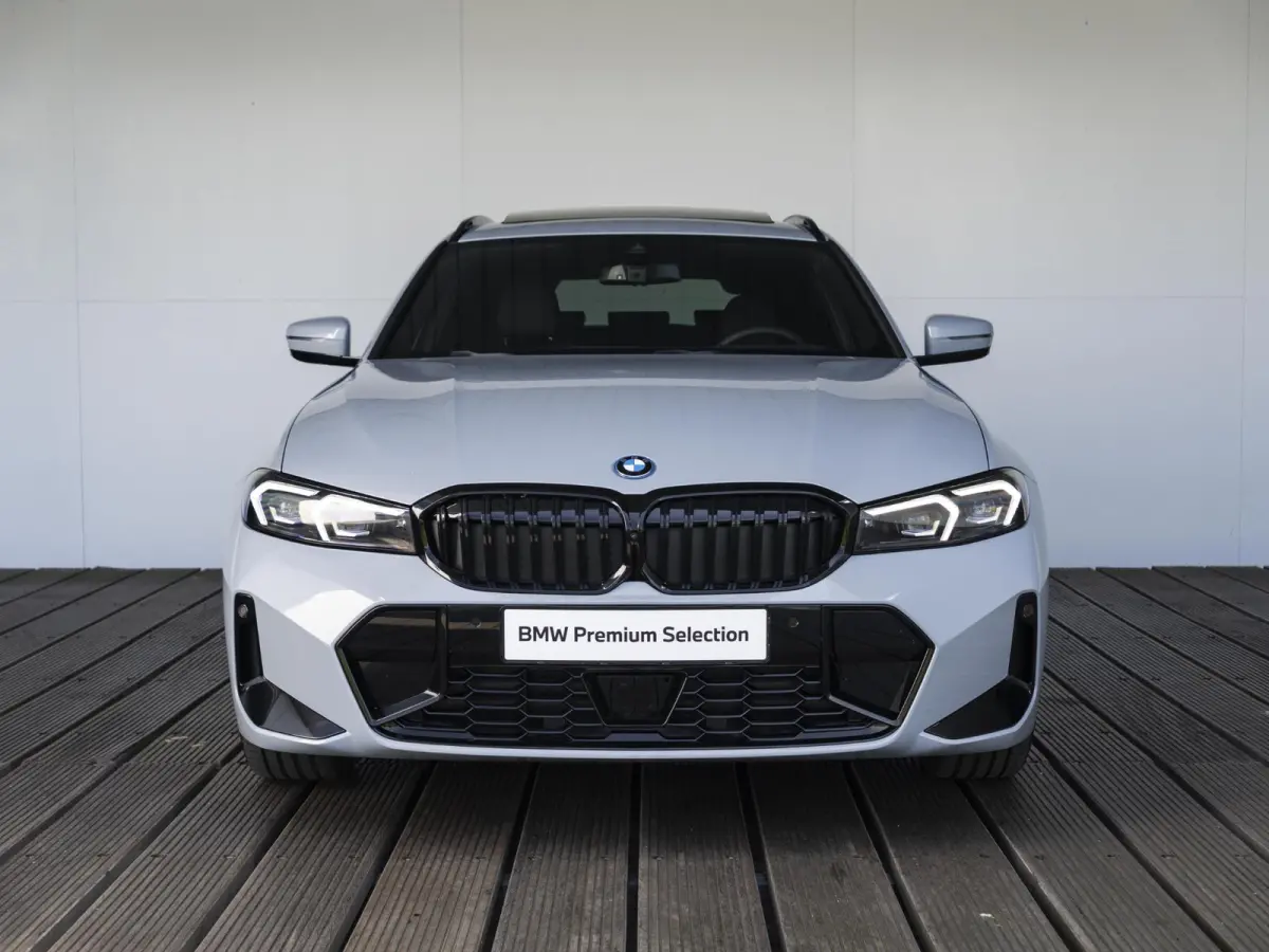 330e | M Sportpakket Pro | Innovation Pack | 19 inch | Stuurwielrand verwarmd | Glazen panoramadak | Trekhaak | Adaptive Cruise Control | Parking Assistant Plus
