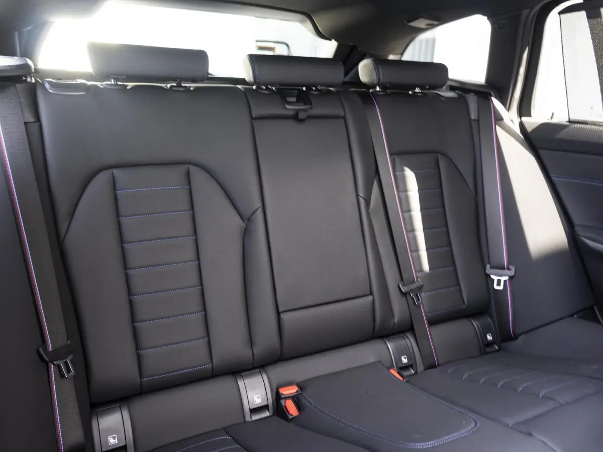 330e | M Sportpakket Pro | Innovation Pack | 19 inch | Stuurwielrand verwarmd | Glazen panoramadak | Trekhaak | Adaptive Cruise Control | Parking Assistant Plus