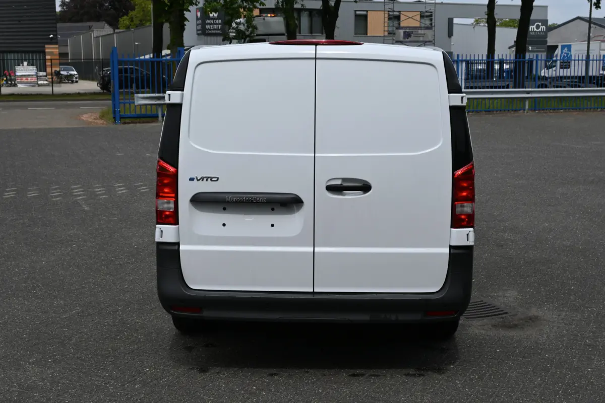 112 Facelift L2 60 kWh Pro Snellader, Smartphone integratiepakket, Leder stuur, Winter pakket, Etc.