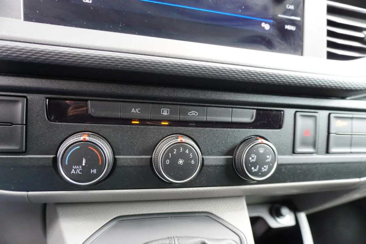 150pk Automaat L2H1 Apple Carplay ACC Cruise control Airco Trekhaak 270° deuren