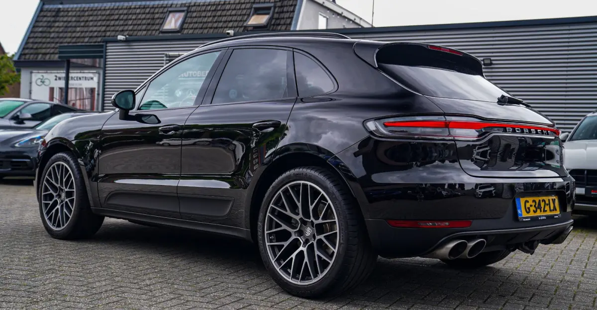 3.0 S | Panorama | Facelift | Luxe Leder | Camera | Lane assist | Bose Sound | Cruise control adaptief | Luchtvering