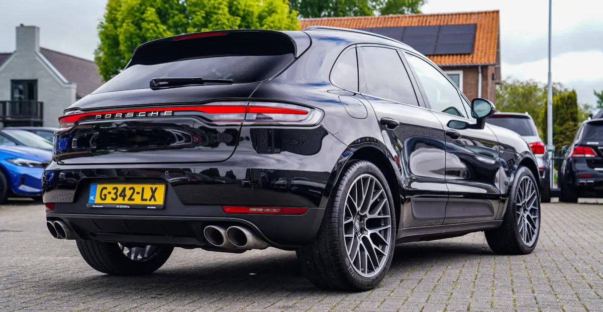 3.0 S | Panorama | Facelift | Luxe Leder | Camera | Lane assist | Bose Sound | Cruise control adaptief | Luchtvering