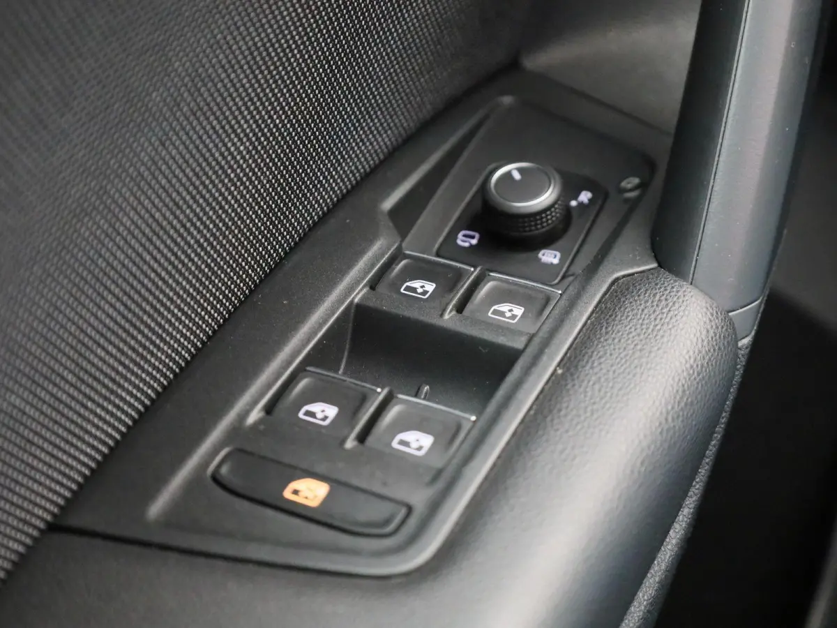 1.5 TSI FR Business Intense | PANORAMADAK | CLIMATE CONTROL | STOELVERWARMING | NAVIGATIE | CAMERA | DIGITAAL DASHBOARD | APPLE CARPLAY | MEMORY STOELEN |