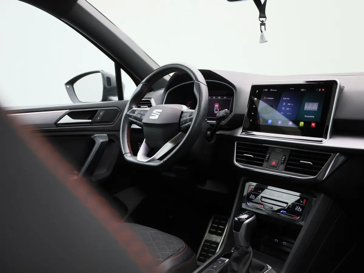 1.5 TSI FR Business Intense | PANORAMADAK | CLIMATE CONTROL | STOELVERWARMING | NAVIGATIE | CAMERA | DIGITAAL DASHBOARD | APPLE CARPLAY | MEMORY STOELEN |