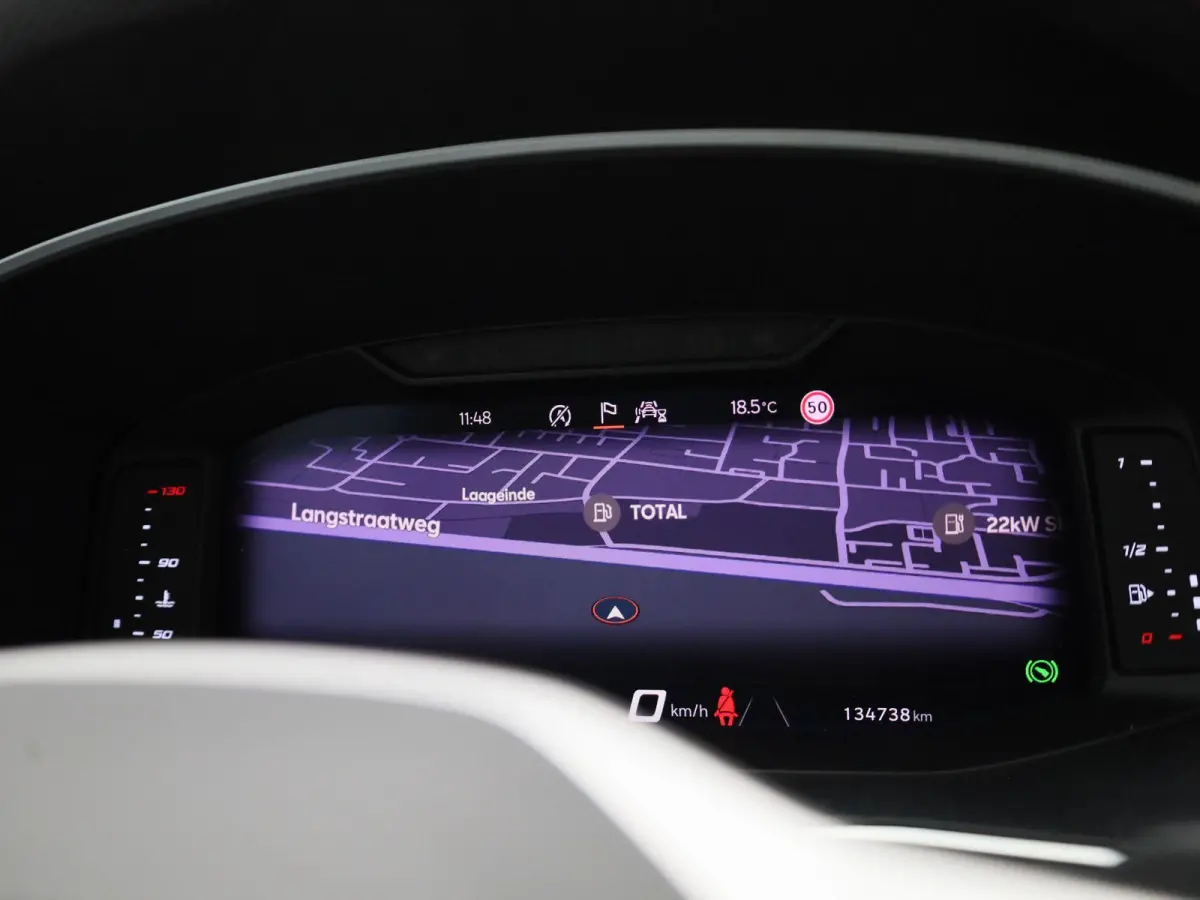 1.5 TSI FR Business Intense | PANORAMADAK | CLIMATE CONTROL | STOELVERWARMING | NAVIGATIE | CAMERA | DIGITAAL DASHBOARD | APPLE CARPLAY | MEMORY STOELEN |