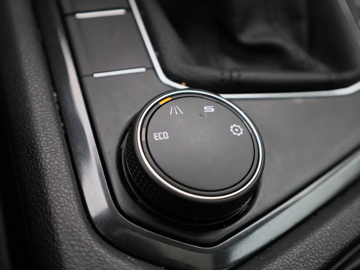 1.5 TSI FR Business Intense | PANORAMADAK | CLIMATE CONTROL | STOELVERWARMING | NAVIGATIE | CAMERA | DIGITAAL DASHBOARD | APPLE CARPLAY | MEMORY STOELEN |