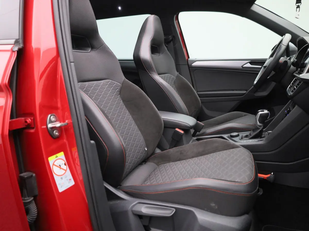 1.5 TSI FR Business Intense | PANORAMADAK | CLIMATE CONTROL | STOELVERWARMING | NAVIGATIE | CAMERA | DIGITAAL DASHBOARD | APPLE CARPLAY | MEMORY STOELEN |