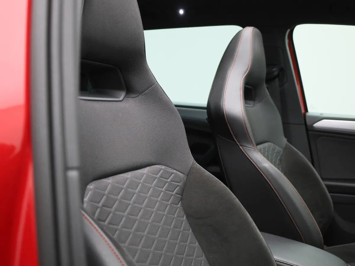 1.5 TSI FR Business Intense | PANORAMADAK | CLIMATE CONTROL | STOELVERWARMING | NAVIGATIE | CAMERA | DIGITAAL DASHBOARD | APPLE CARPLAY | MEMORY STOELEN |