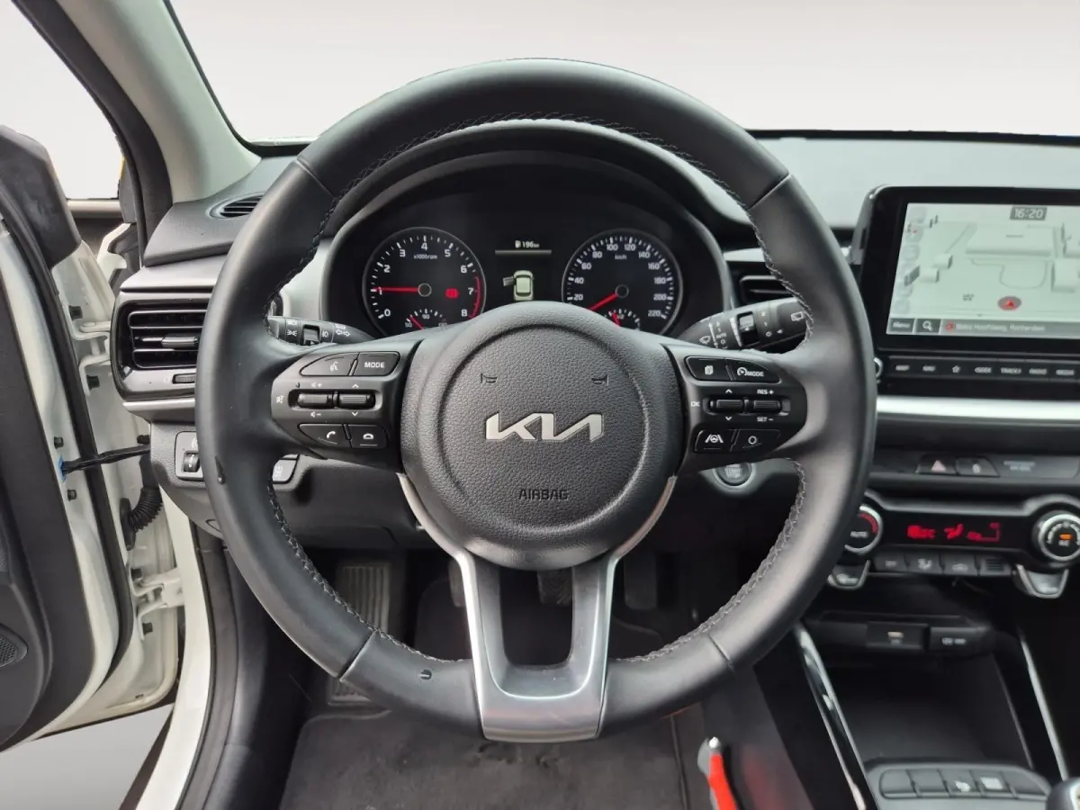 1.0 T-GDi MHEV DynamicPlusLine | Cruise Control | Climate Control | Navigatie | LM Velgen | Camera | Privacy Glass |