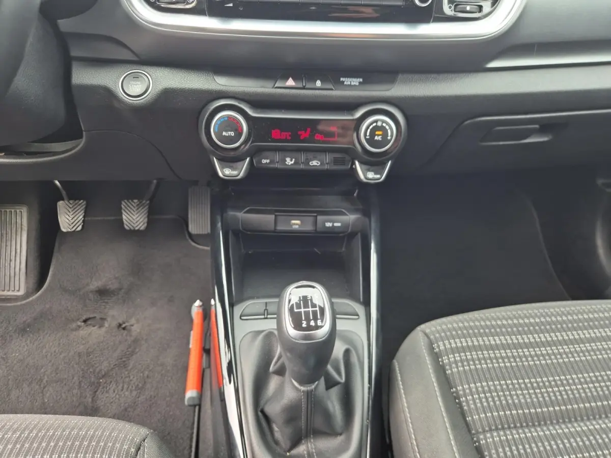 1.0 T-GDi MHEV DynamicPlusLine | Cruise Control | Climate Control | Navigatie | LM Velgen | Camera | Privacy Glass |