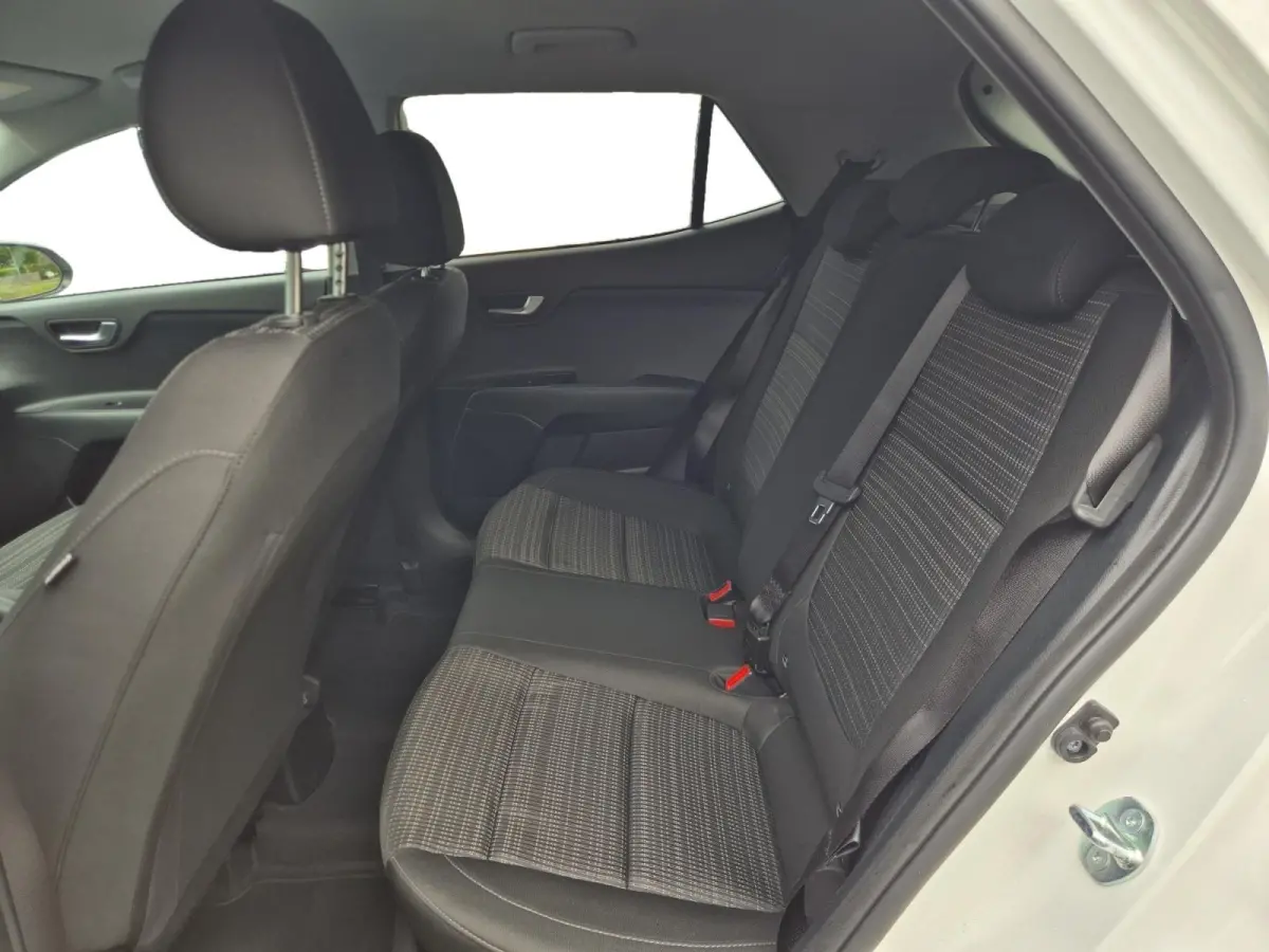 1.0 T-GDi MHEV DynamicPlusLine | Cruise Control | Climate Control | Navigatie | LM Velgen | Camera | Privacy Glass |