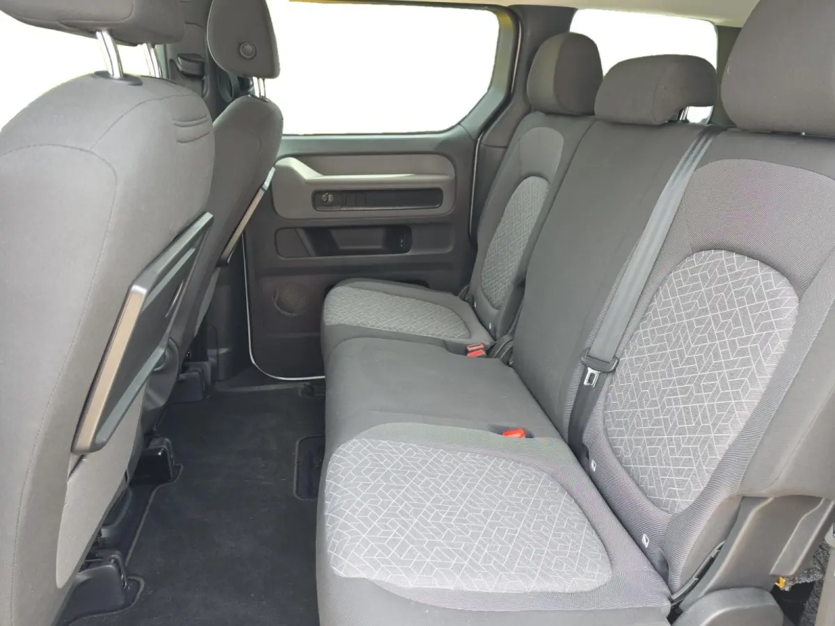 Pro Advantage 77 kWh | Navigatie Pack | Keyless entry | Parkeercamera