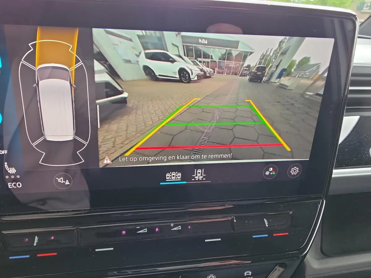 Pro Advantage 77 kWh | Navigatie Pack | Keyless entry | Parkeercamera