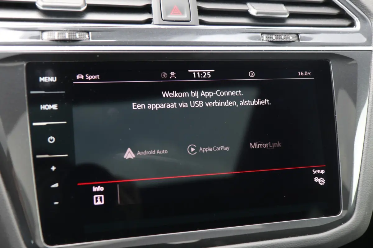 1.4 TSI eHybrid 245pk R-Line Business+ | SoH 90% | Panoramadak | Trekhaak | Achteruitrijcamera | Stoelverwarming | Head-up Display | Black Style