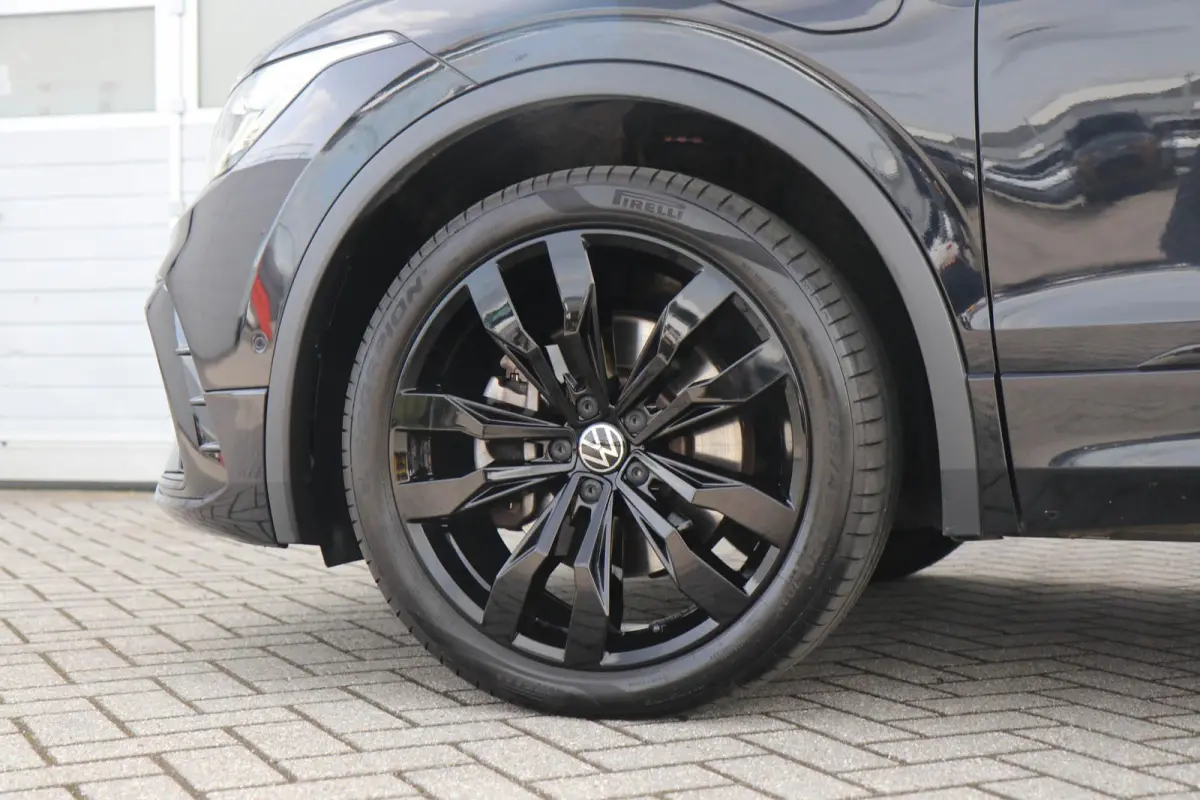 1.4 TSI eHybrid 245pk R-Line Business+ | SoH 90% | Panoramadak | Trekhaak | Achteruitrijcamera | Stoelverwarming | Head-up Display | Black Style