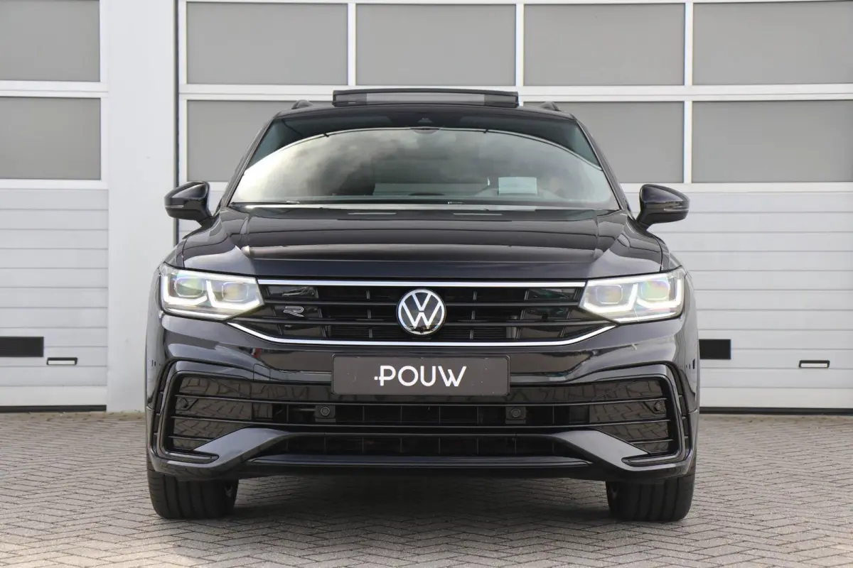 1.4 TSI eHybrid 245pk R-Line Business+ | SoH 90% | Panoramadak | Trekhaak | Achteruitrijcamera | Stoelverwarming | Head-up Display | Black Style