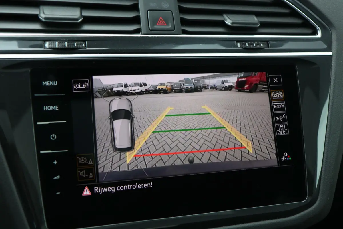 1.4 TSI eHybrid 245pk R-Line Business+ | SoH 90% | Panoramadak | Trekhaak | Achteruitrijcamera | Stoelverwarming | Head-up Display | Black Style