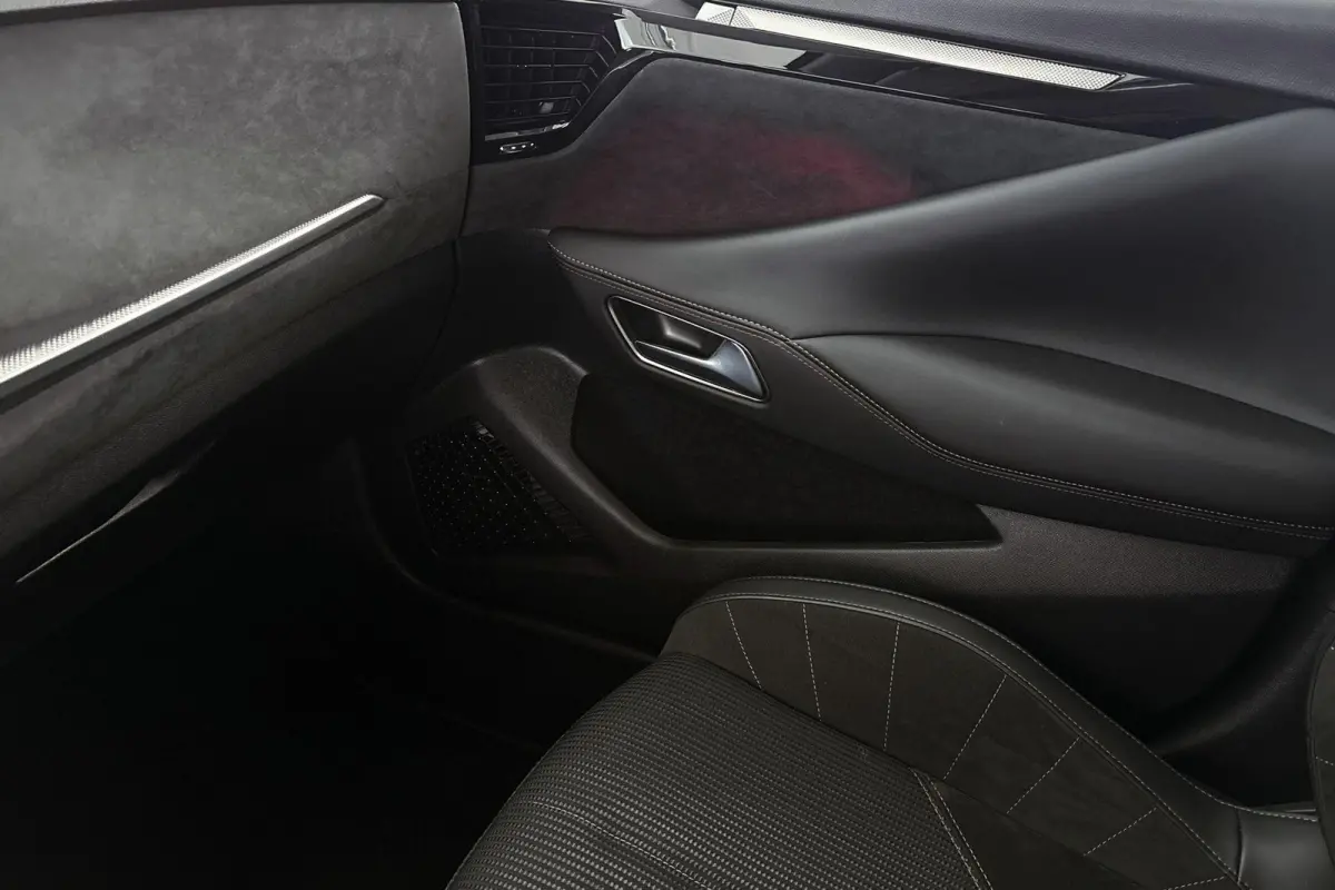 1.2 PureTech Performance Line Automaat 360-Camera Apple Carplay 19"