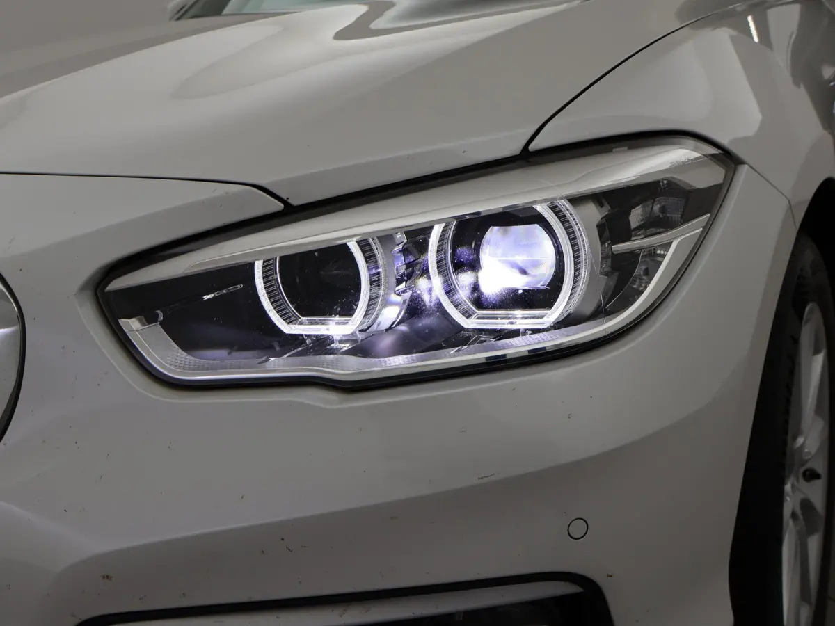 120i 184 PK H.E. LUXURY AUT. + DRAADLOZE CARPLAY | LEDER | STOELVERW. | AFN. TREKHAAK