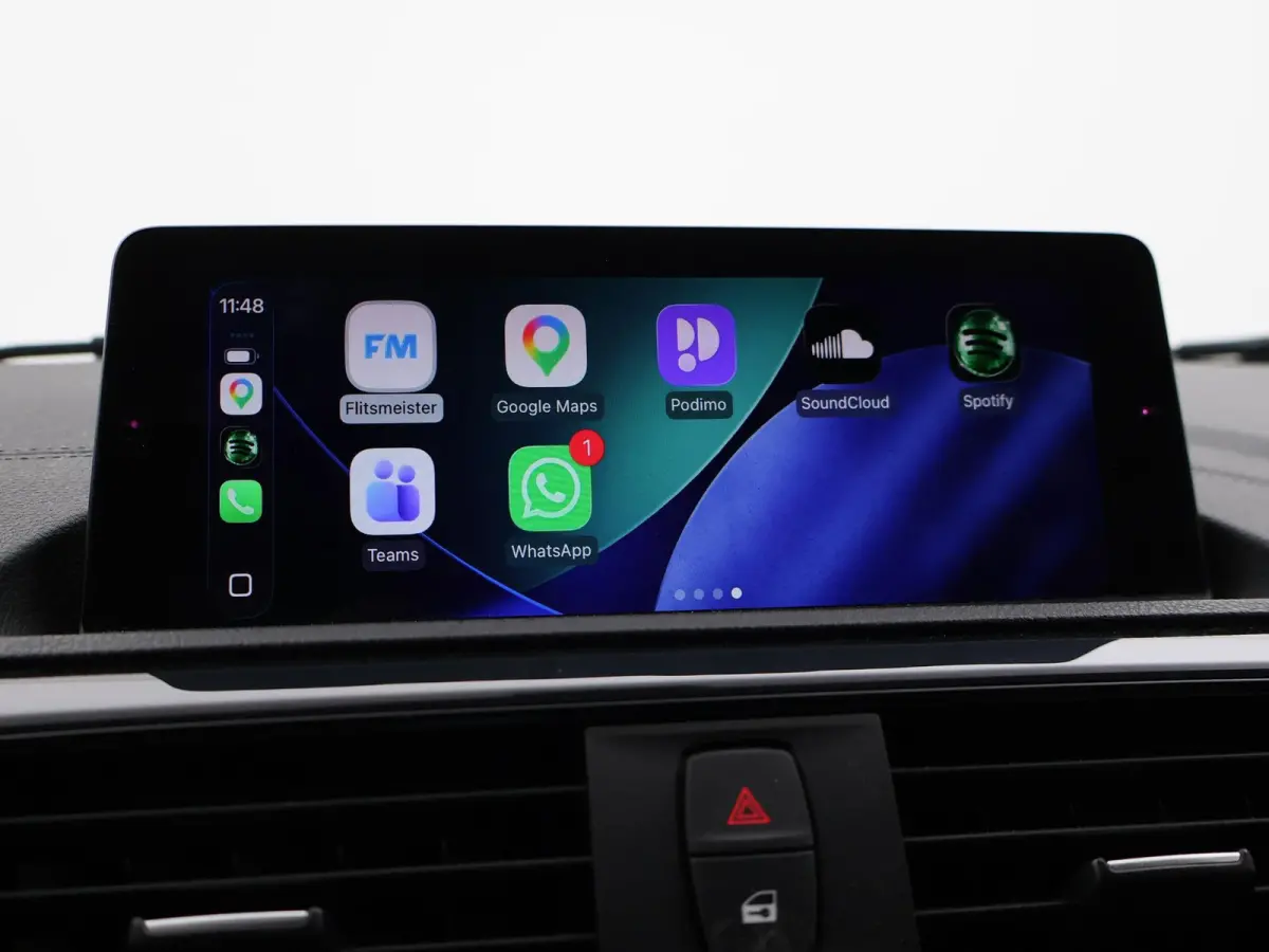 120i 184 PK H.E. LUXURY AUT. + DRAADLOZE CARPLAY | LEDER | STOELVERW. | AFN. TREKHAAK