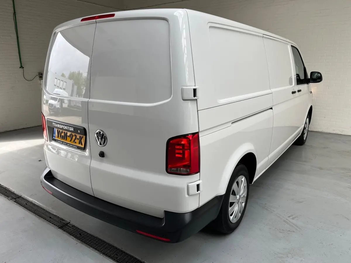Automaat DSG Servicewagen 2.0 TDI 150pk L2H1 3Persoons Sortimo Inrichting, Airco, Navigatie, RIJKLAARPRIJS!