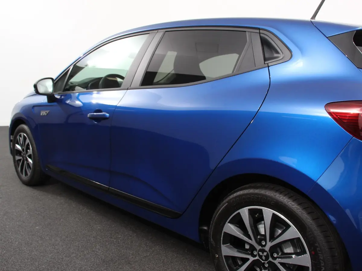 1.6 HEV Automaat Intense DEMO ! Navigatie Apple Carplay Android Auto Camera Climate Control Cruise Control Lichtmetalen velgen Extra Getint Glas Digitale Cockpit