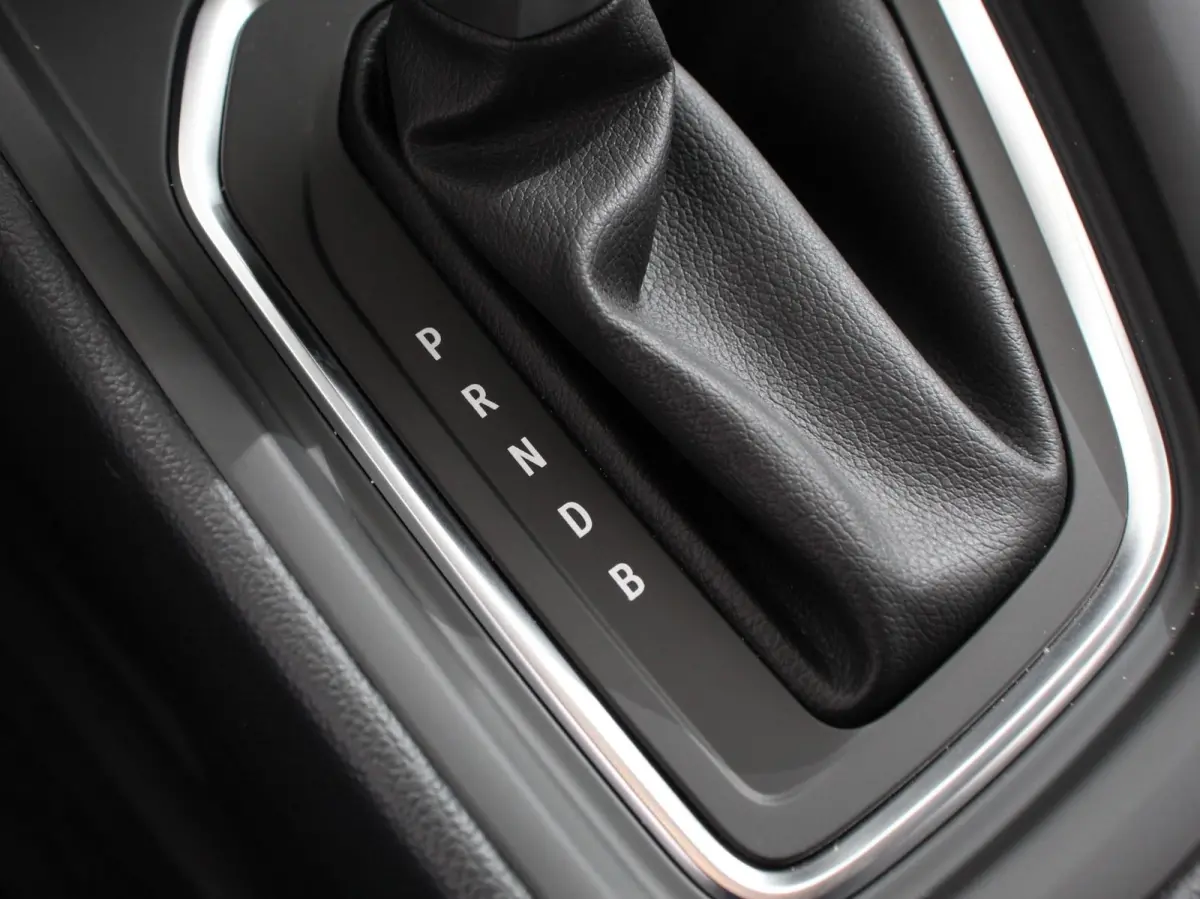 1.6 HEV Automaat Intense DEMO ! Navigatie Apple Carplay Android Auto Camera Climate Control Cruise Control Lichtmetalen velgen Extra Getint Glas Digitale Cockpit