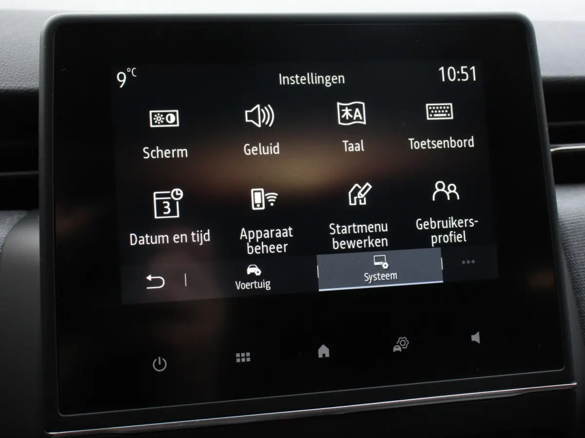 1.6 HEV Automaat Intense DEMO ! Navigatie Apple Carplay Android Auto Camera Climate Control Cruise Control Lichtmetalen velgen Extra Getint Glas Digitale Cockpit