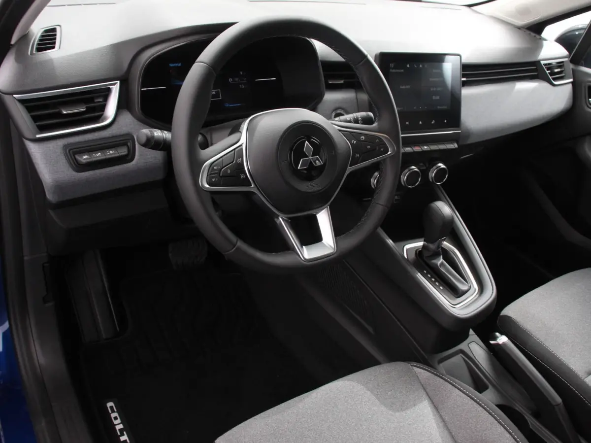 1.6 HEV Automaat Intense DEMO ! Navigatie Apple Carplay Android Auto Camera Climate Control Cruise Control Lichtmetalen velgen Extra Getint Glas Digitale Cockpit