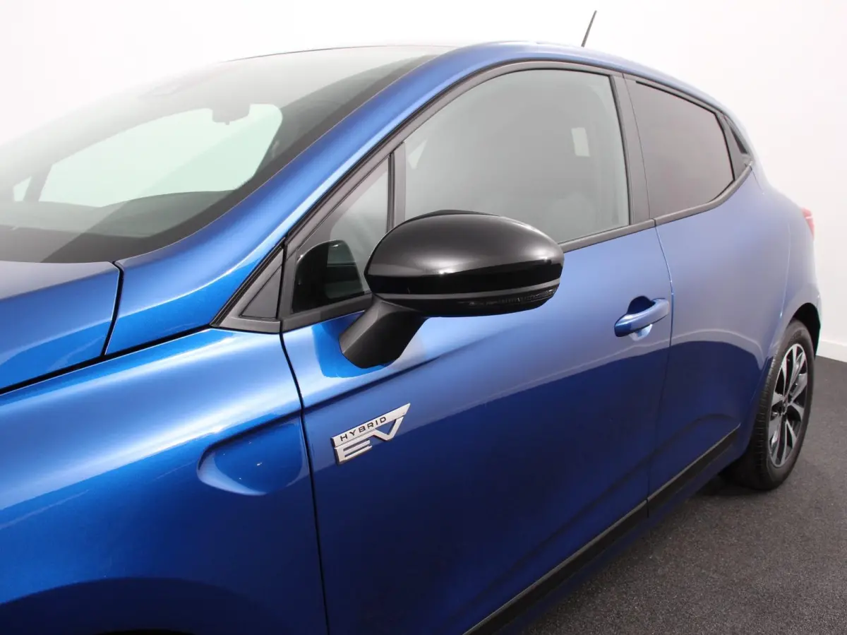 1.6 HEV Automaat Intense DEMO ! Navigatie Apple Carplay Android Auto Camera Climate Control Cruise Control Lichtmetalen velgen Extra Getint Glas Digitale Cockpit